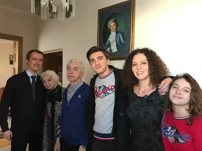 Людмила Петровна Хворостовская умерла на 91-м году жизни; об этом 16 июня сообщил министр культуры Красноярского края. Край окажет помощь в организации похорон.