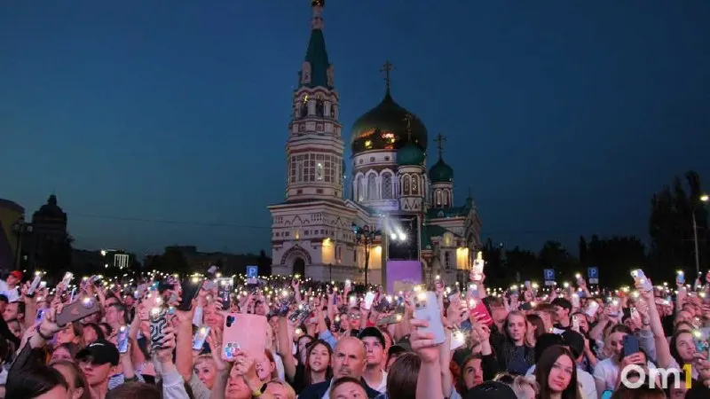 Власти обещают такую же масштабную и разнообразную программу, как в прошлом году. Основные площадки — пешеходный Любинский и Соборная площадь; ожидается участие всех молодёжных организаций региона.
