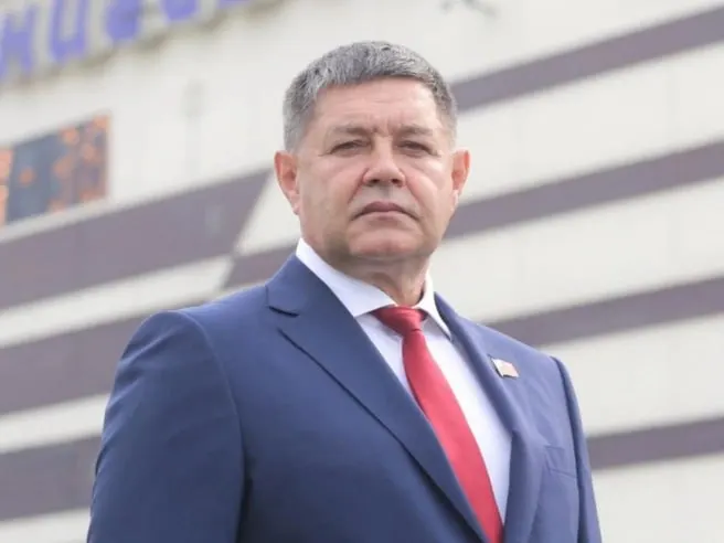 Бывший парламентарий и связанная с ним компания стали фигурантами дела о неуплате налогов, но вместо тюремного срока предпринимателю назначили денежный штраф.