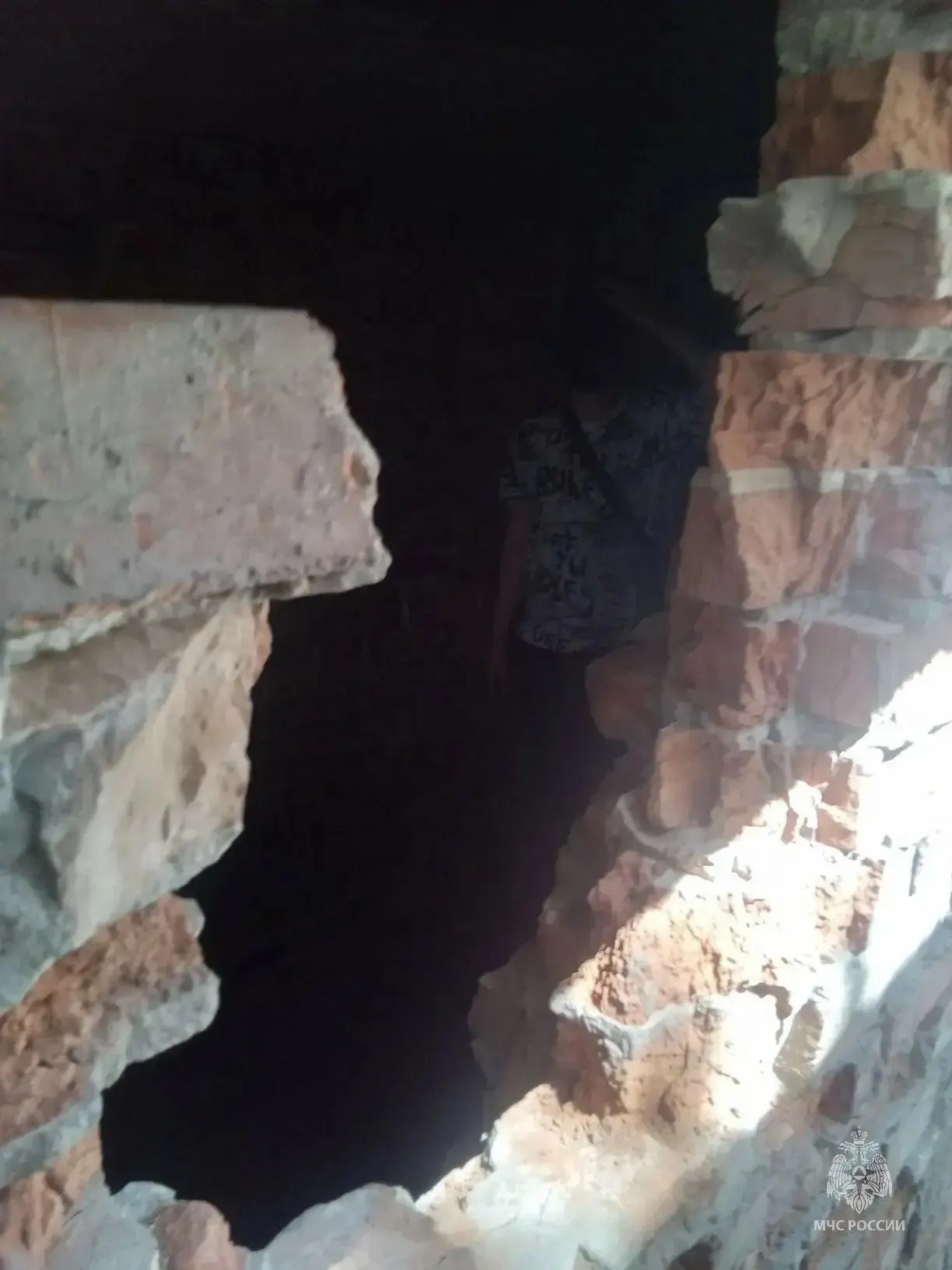В&nbsp;Барнауле спасли подростка из&nbsp;заброшенного погреба