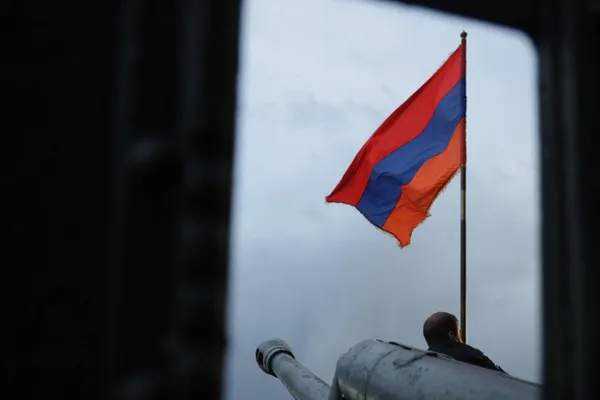 Россельхознадзор с 3 июня ввёл бессричный запрет на ввоз из Армении картофеля, баклажанов, семечковых и сухофруктов; запрещён и транзит через Россию в другие страны ЕАЭС.