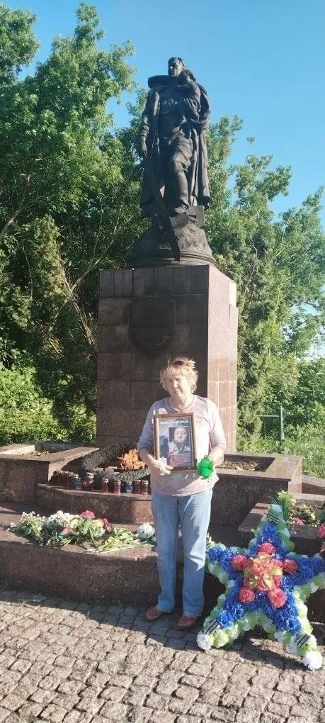 21 июня в ряде городов прошла акция «Свеча памяти» инициативы «Безвестный полк». Организаторы и участники заявляют о давлении со стороны силовых структур: координаторов задерживают или не удаётся с ними связаться.