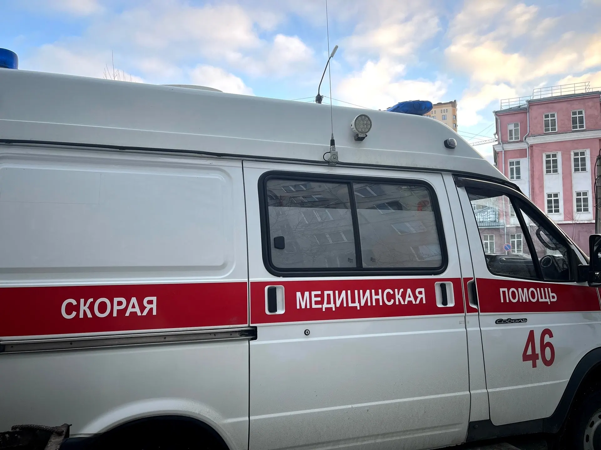 В регионе планируют запустить объединённую диспетчерскую службу детской неотложной помощи: к ней подключат все детские поликлиники, сформируют специальные бригады и закупят оборудование. Пилот начнётся в Славгородском округе, далее систему распространит Минздрав в рамках национального проекта.