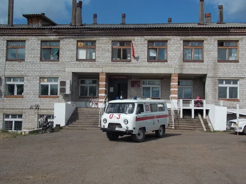 Инициативная группа сообщает, что с 1 июня хирургическая помощь в Абане планируют переводить в Канск — якобы и плановую, и экстренную. Местные жители опасаются, что увеличение расстояния до стационара приведёт к задержкам в помощи, росту рисков для жизни и увольнениям медперсонала.