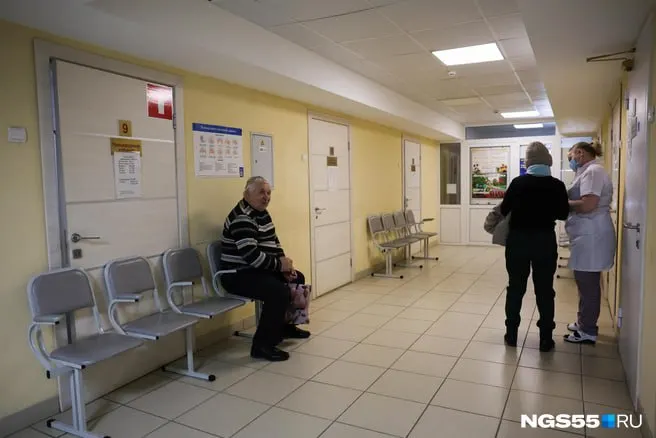 Число амбулаторий сократилось с 106 до 104, больниц — с 40 до 29. Сельским учреждениям требуются 18 врачей, при этом в 2025 году медики провели сотни тысяч приёмов.