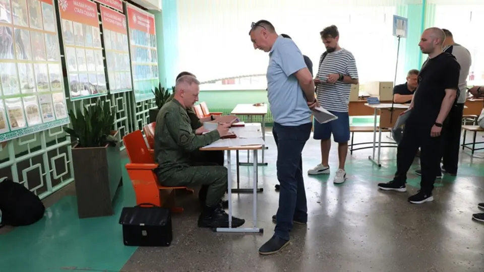 В Гродненской области с 17 по 26 июня идут мобилизационные мероприятия с участием военкоматов: отрабатывают привлечение резервистов, проверку учётных данных и сборы на контрольные явки. Источники также сообщают о давлении Москвы с требованиями участия Минска в эскалации конфликта на Украине.