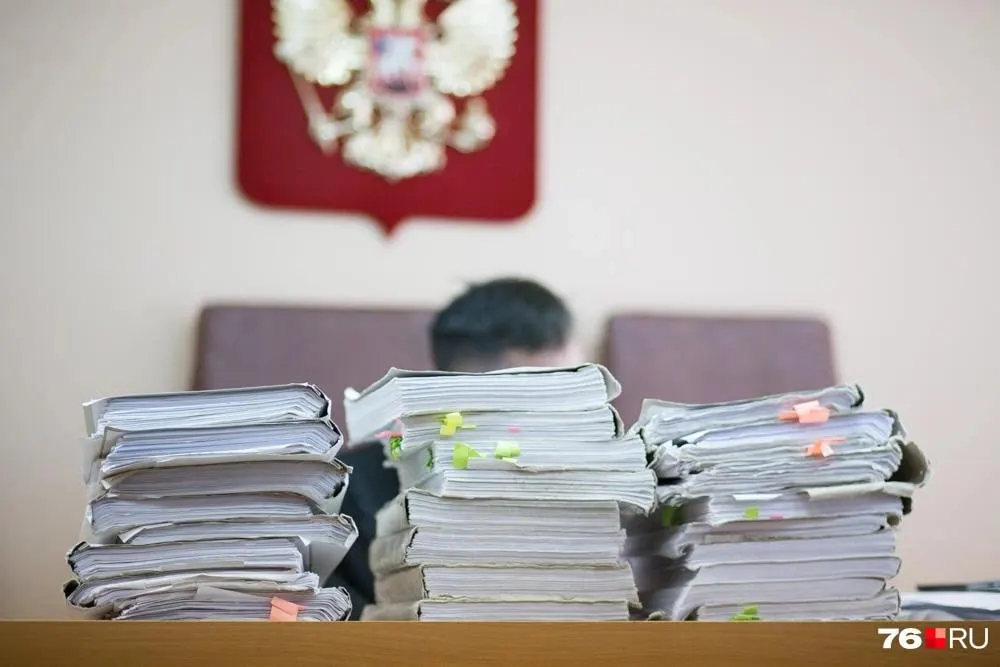Суд отклонил апелляции трёх обвиняемых в убийстве 17‑летнего в Крапивинском районе: им продлили арест до конца июля, сообщили в пресс‑службе.