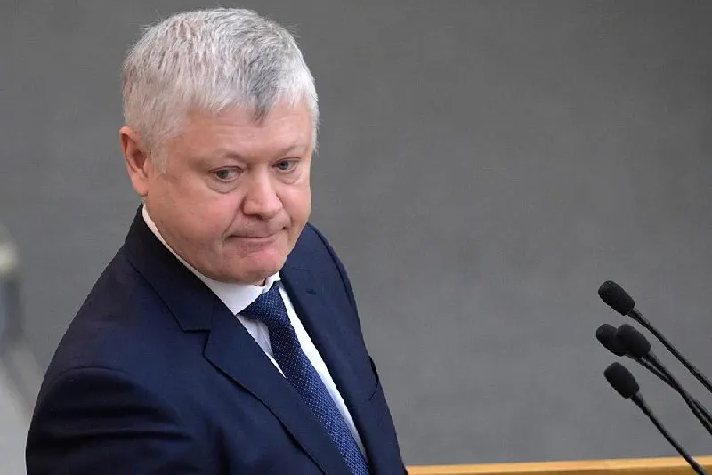Председатель комитета по безопасности сообщил, что из РФ выдворены свыше 360 зарубежных организаций, более 60 — по материалам его комиссии. По его словам, принято 46 законов о «защите суверенитета» для противодействия внешнему влиянию на образование, медицину и выборы.