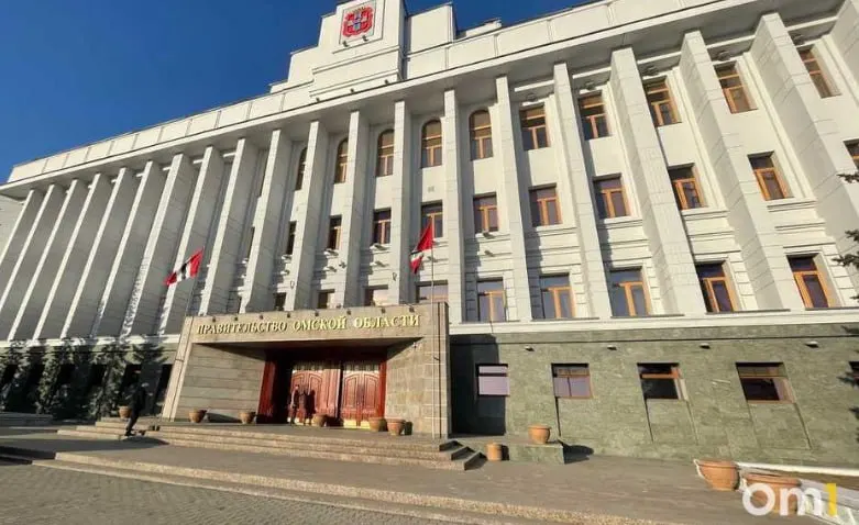 Региональное правительство ввело запрет на размещение в СМИ, соцсетях и мессенджерах текстов, фото, видео и аудиоматериалов, раскрывающих координаты запусков, места падения дронов, данные о ПВО и прочую информацию, влияющую на безопасность. За нарушение грозит штраф до 30 тыс. руб.