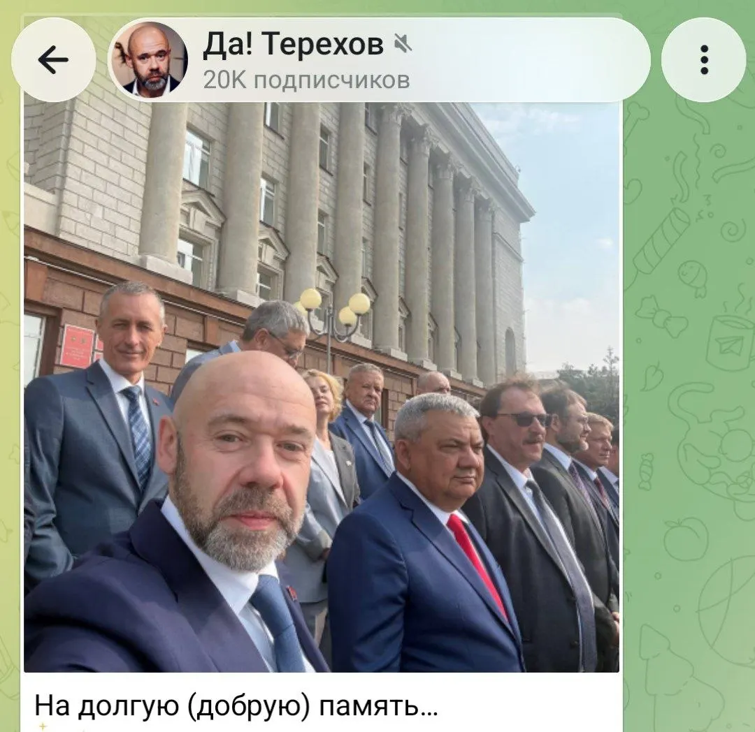 Во время последней сессии краевого парламента он опубликовал прощальные записи и не объявил о новом выдвижении. Коллеги оценили его работу, а сам он в последние месяцы сосредоточился на спорте и бизнесе.