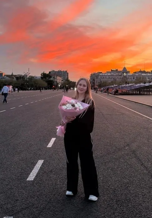 Ученица школы №48 готовилась с 10‑го класса и советует будущим абитуриентам сохранять баланс между учёбой и отдыхом.