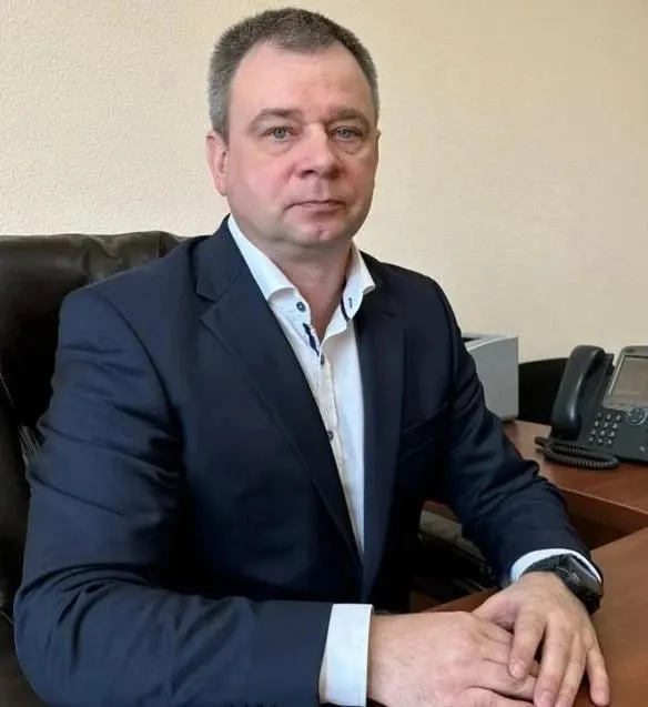 И.о. министра строительства Забайкальского края Алексей Попов получил пост первого заместителя, при этом продолжит исполнять обязанности министра. Елена Рыжкина назначена замруководителя департамента госимущества и земельных отношений региона.