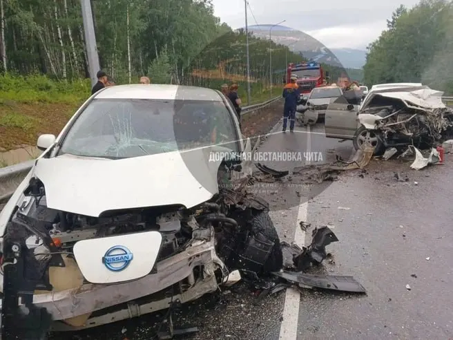 Авария на 12-м километре утром перегородила полосу движения. На место прибыли ДПС и медики, сведений о пострадавших пока нет.