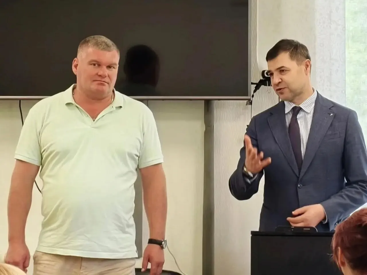Артем Ваштаев, ранее десять лет работавший заместителем главврача по медицинской части Центральной клинической больницы, назначен главным врачом городской клинической больницы №3; министр отметил его опыт как хирурга и организатора здравоохранения.