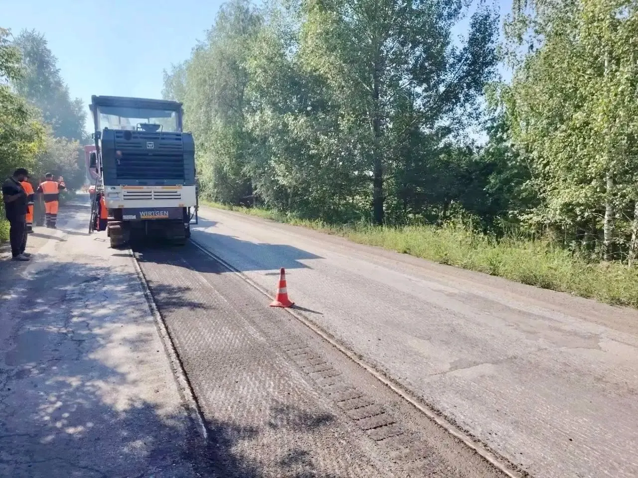 На участке протяжённостью около 2 км в Новосибирске обновляют дорожное покрытие. Работы планируется завершить в августе.