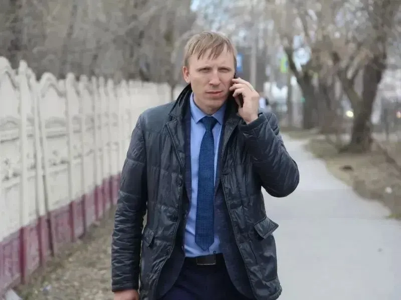 Николай Матвеев, ранее исключённый из партии, до 6 июля находился в отпуске и на работу не вернётся — увольнение оформлено по соглашению сторон.