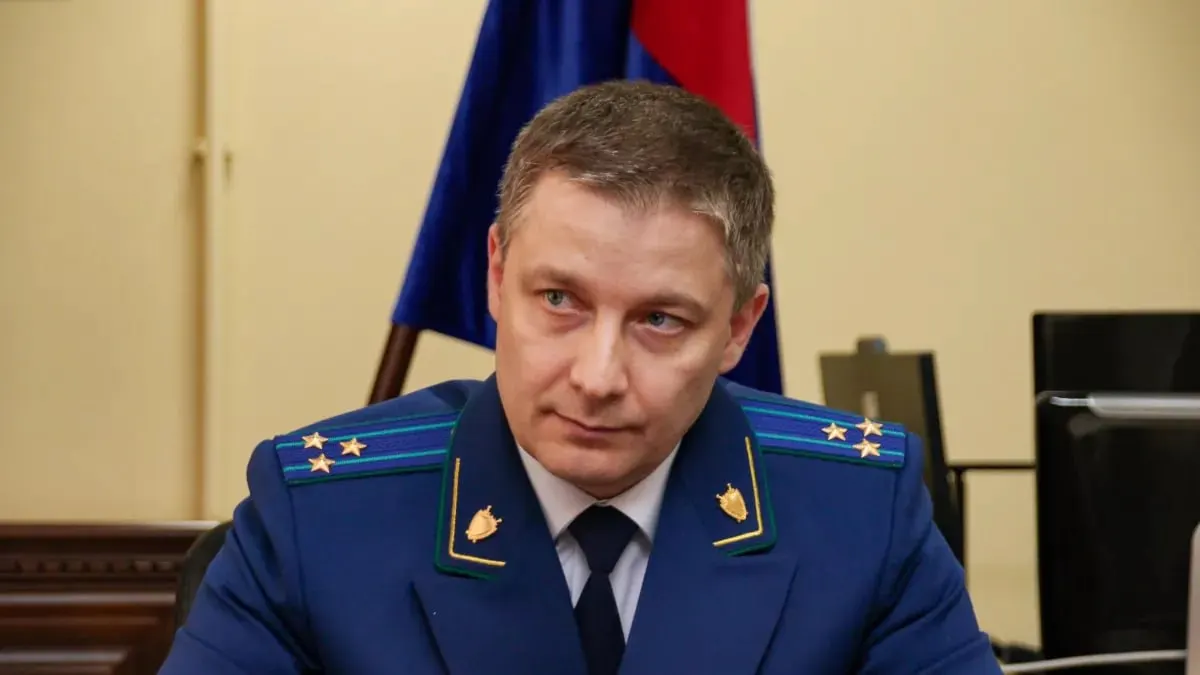 Антон Герман покинул пост прокурора Алтайского края: источники называют плановую ротацию и возможное назначение в органах Генпрокуратуры.
