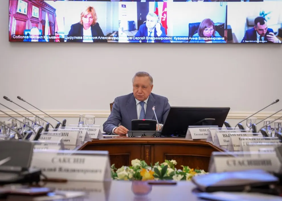 Губернатор поручил укрепить охрану критически важных объектов, подготовить персонал и расширить профилактику среди населения на фоне летних атак дронов и серии поджогов.