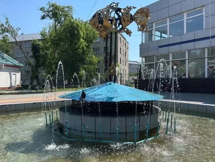 В центре Барнаула заменят керамическую облицовку двух фонтанов — на проспекте Ленина и на улице Молодёжной. Работы оценены в 2,6 млн ₽, ремонт самого крупного объекта может составить до 1,7 млн ₽. Завершить работы планируют в течение месяца после подписания контракта.