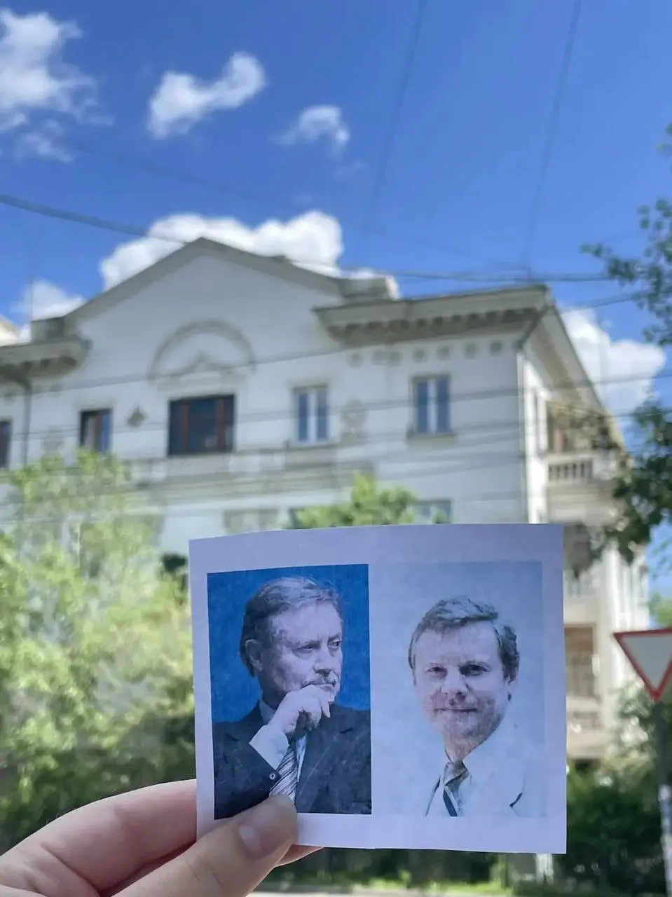 Юрий и Виталий Соломины родились в Чите в семье музыкальных педагогов, с детства занимались театром и музыкой, получили широкую известность в театре и кино; в Чите установлена мемориальная доска в честь Юрия Мефодьевича.