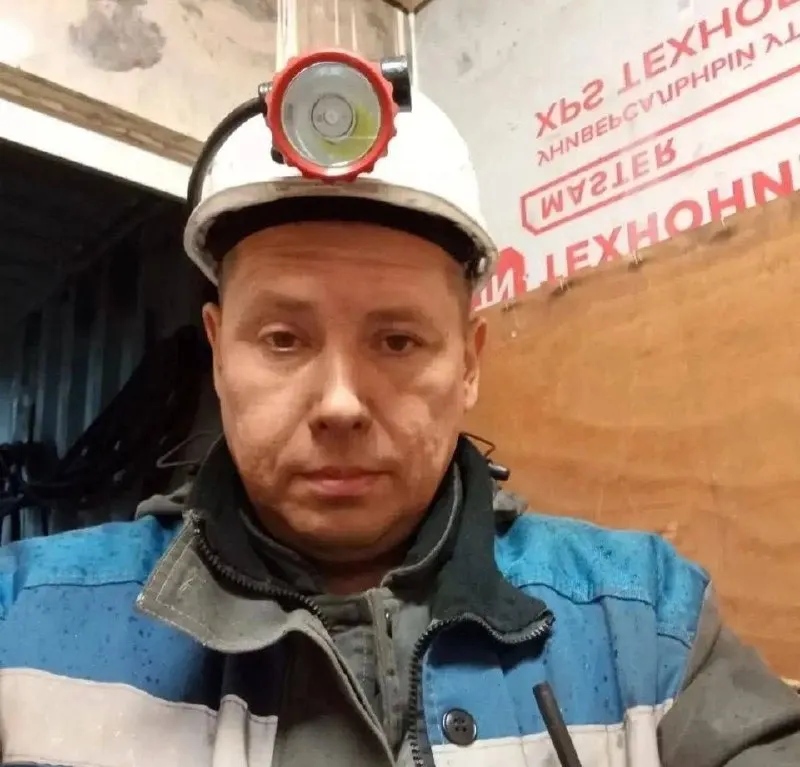 48-летний мужчина, отдыхавший в Паттайе, заявил, что теперь его дом — Таиланд. Он отказался возвращаться прямым рейсом бизнес‑классом из‑за стоимости, забаррикадировался в номере и перестал выходить на связь.