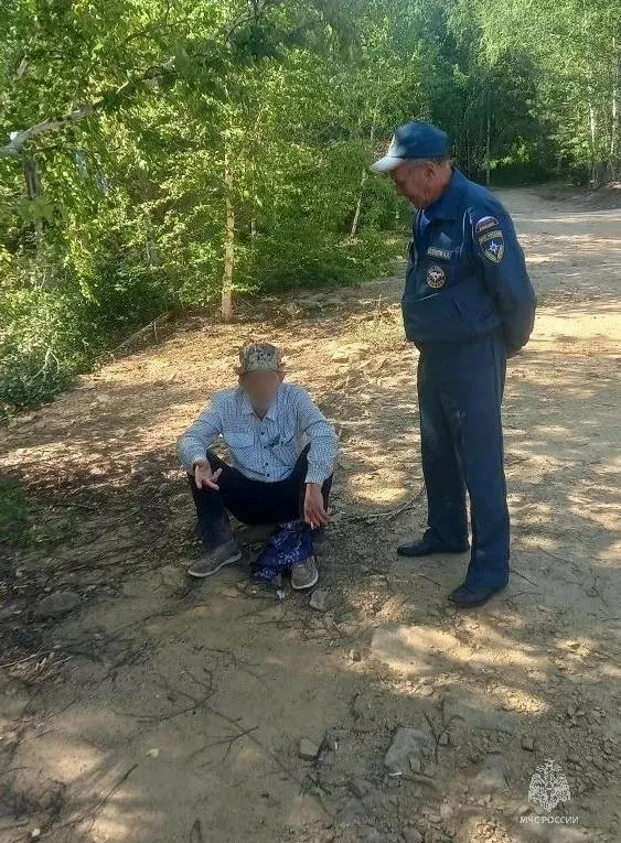 Турист из Перми потерялся ночью на горе Синюха в Курьинском районе; спасатели обнаружили его на утро, мужчина отказался от медицинской помощи.