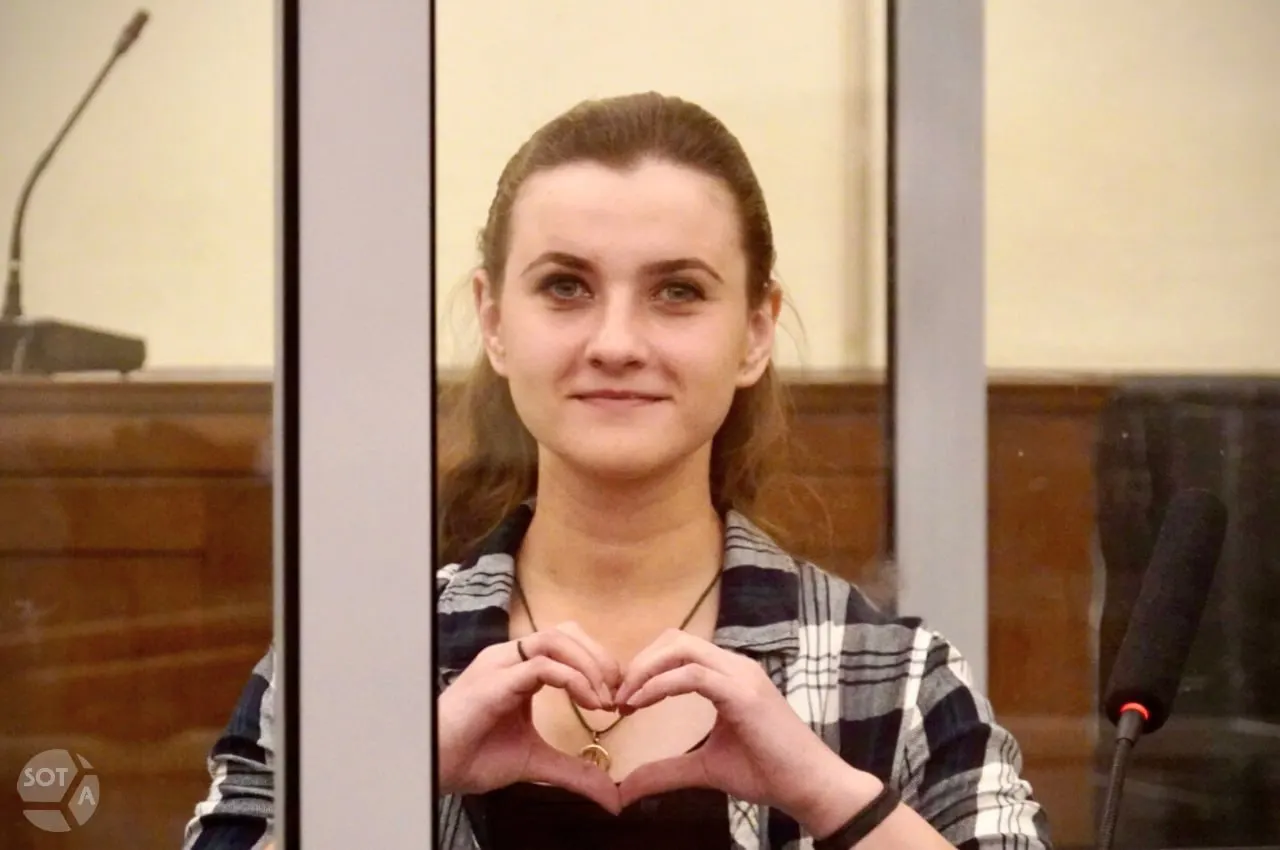 Октябрьский суд Новосибирска не удовлетворил иск Виктории Мухаметовой о переводе из ИК‑9 в учреждение в Свердловской области; защитник намерен обжаловать решение.