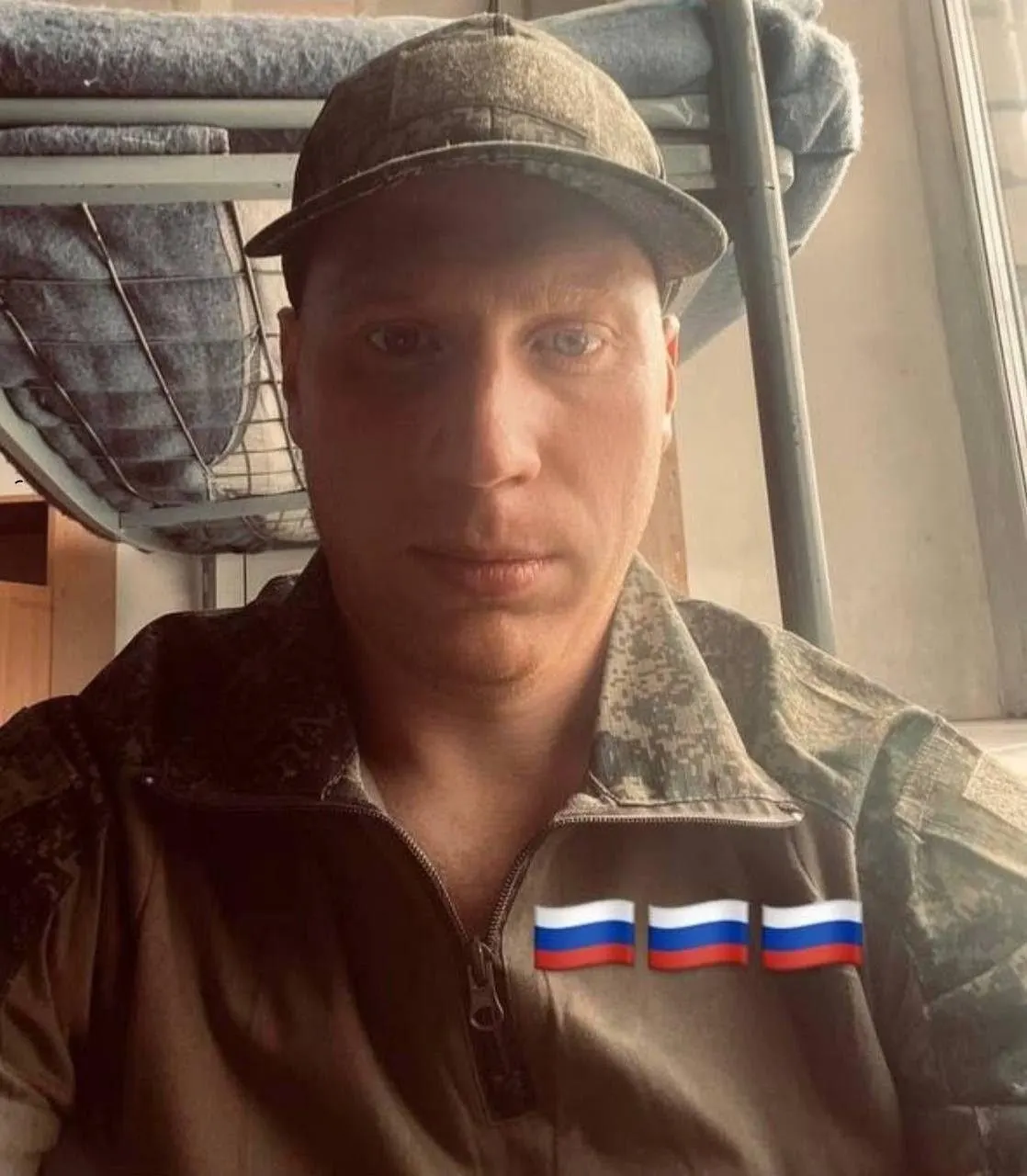Следователи сообщили вдове погибшего, что обвиняемый подписал контракт и отправлен на СВО; уголовное дело приостановлено, родственники считают, что добиться наказания не получится.