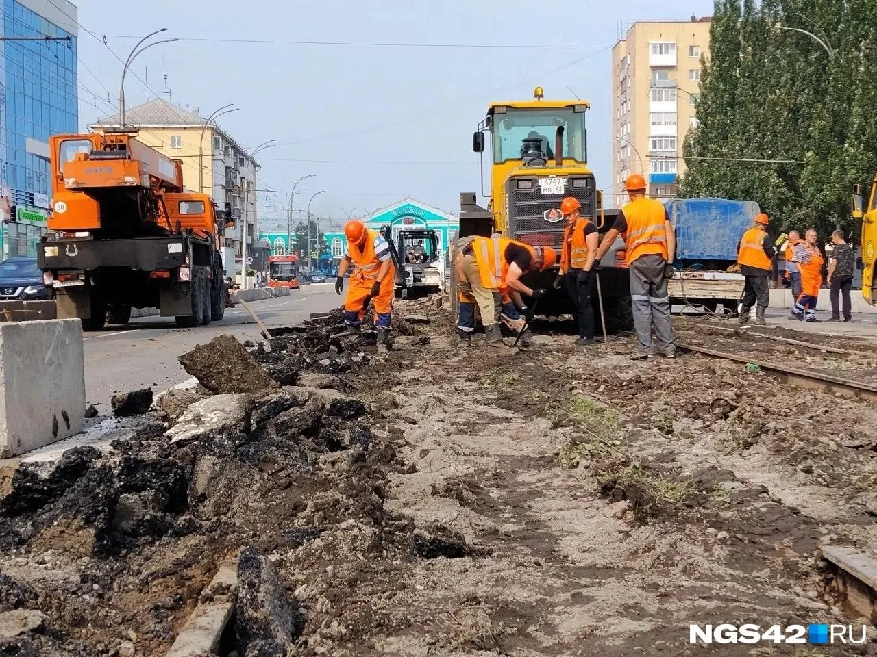 Объезд стройплощадок в Кемерове показал главное: рельсы сохранят, пути не будут объединять с проезжей частью, а масштабный ремонт переместят на улицу Дзержинского.