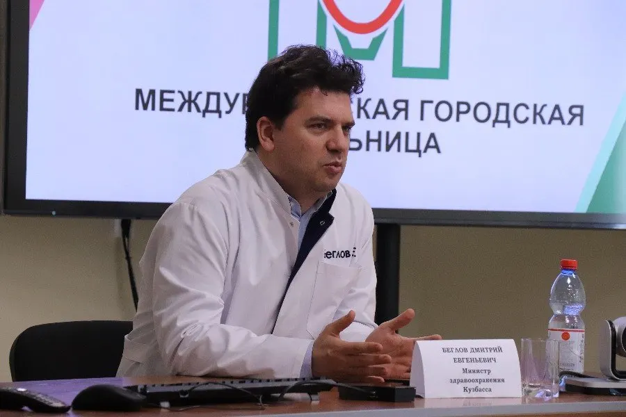 Центральный районный суд Кемерова признал бывшего министра Дмитрия Беглова виновным в получении взяток. Ему назначили 6,5 года строгого режима и штраф в 25 млн рублей.