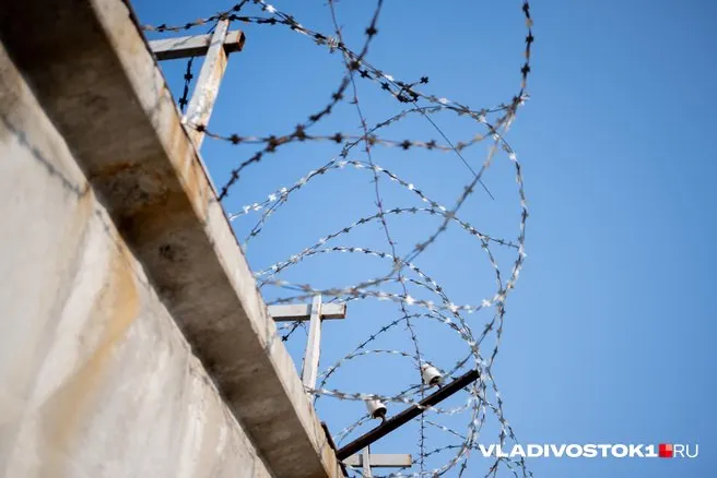 Александра Ермакова, возвращавшегося из отпуска, задержали в Ереване по ориентировке на человека, которого США обвиняют в крупной кибератаке. Родные утверждают, что произошла ошибка, сейчас мужчину готовят к экстрадиции.
