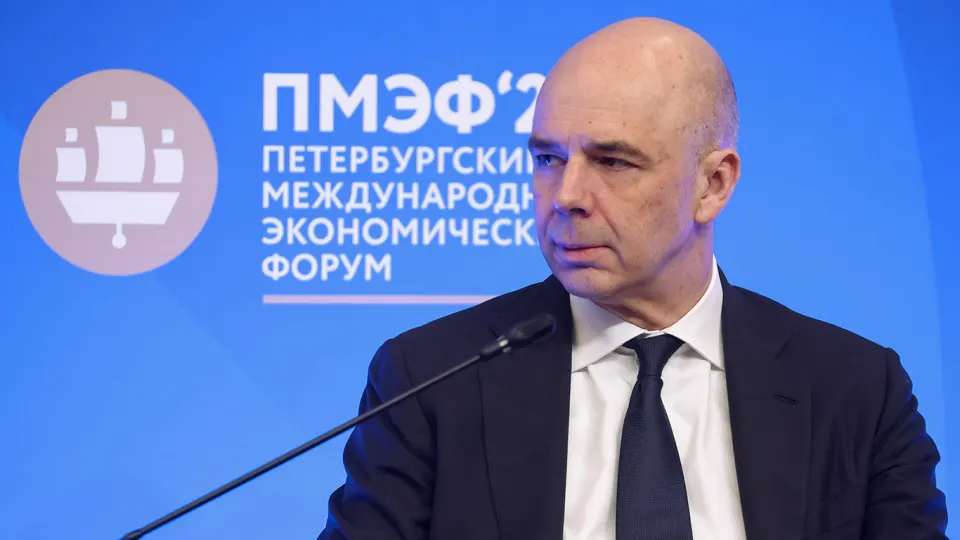 Минфин столкнулся с проблемой размещения облигаций: несколько аукционов не состоялись или прошли с минимальными объёмами продаж. Это происходит на фоне неопределённости по бюджетным расходам и возможного повышения ключевой ставки.