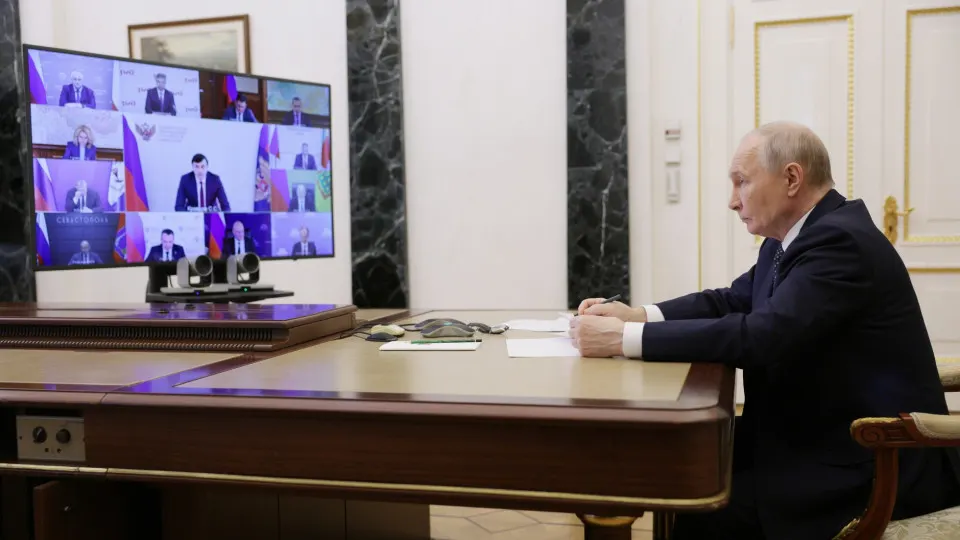 Президент одобрил инициативу губернатора Забайкалья о развитии небольших нефтеперерабатывающих заводов, которые должны снизить уязвимость внутреннего рынка после серии ударов по крупным НПЗ.