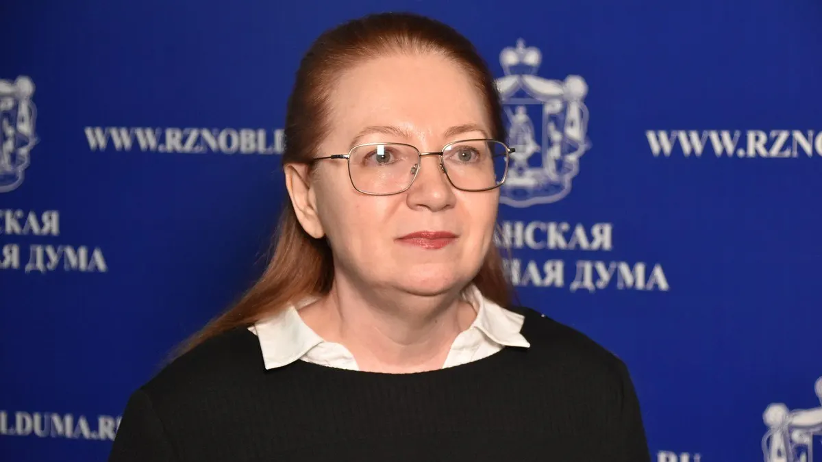 Лиана Пепеляева, родившаяся в Новосибирске и ранее работавшая в юридической практике и в госструктурах, выдвинута «Единой Россией» по Скопинскому округу Рязанской области.