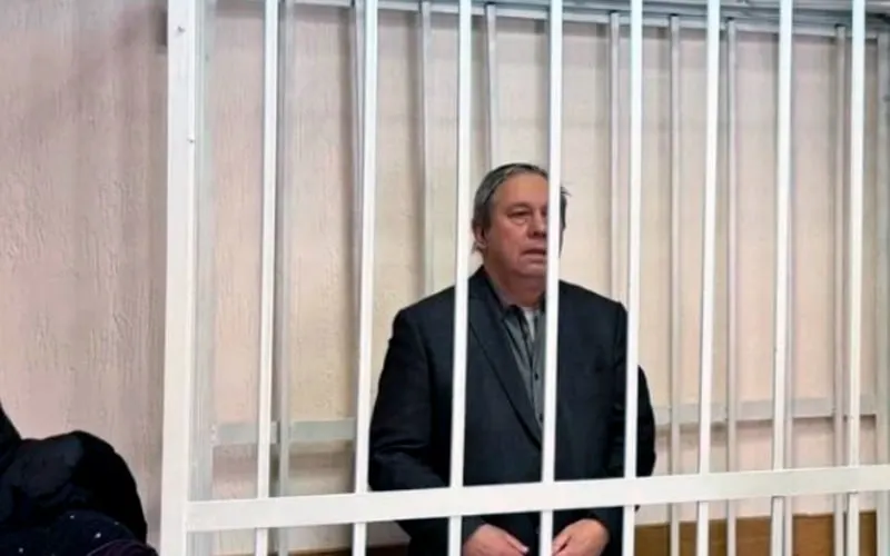 В Октябрьском районном суде Новосибирска стартует процесс над девелопером Сергеем Степановым по обвинениям в особо крупном мошенничестве и легализации доходов. По делу признаны 330 потерпевших, на имущество обвиняемого наложен арест.