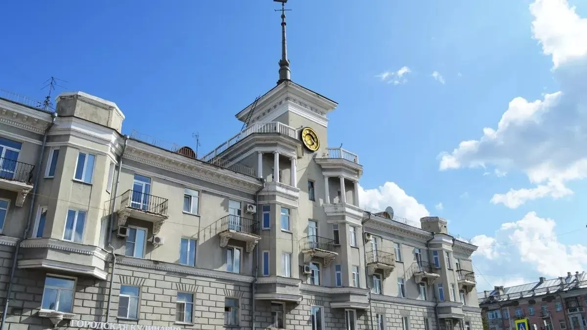 Дочь автора предложила оформить права на знаковую фразу за городом, чтобы она оставалась достоянием барнаульцев. Решение сейчас рассматривают в Палате по патентным спорам и ждут утверждения руководителя Роспатента.