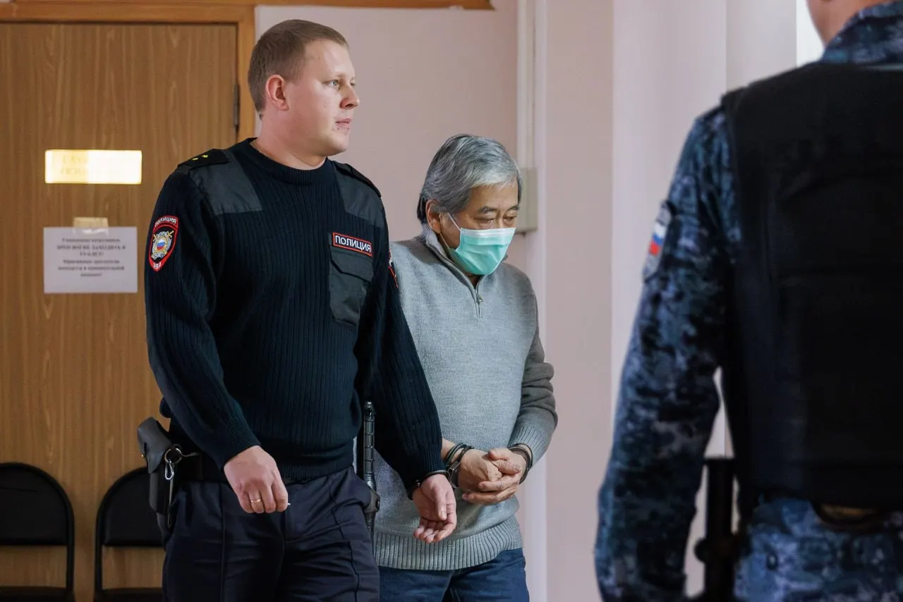 Верховный суд России получил материалы уголовного дела Александра Пака, осуждённого за убийство многодетной матери Екатерины Буравлевой. Дело назначено к рассмотрению третьим составом уголовной коллегии.