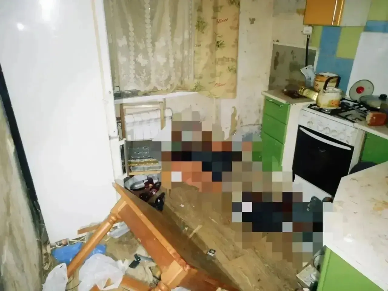 В Омске мужчине вынесли 18 лет колонии строгого режима за убийство 45-летнего знакомого, которого он забил молотком; пострадавший был инвалидом II группы.