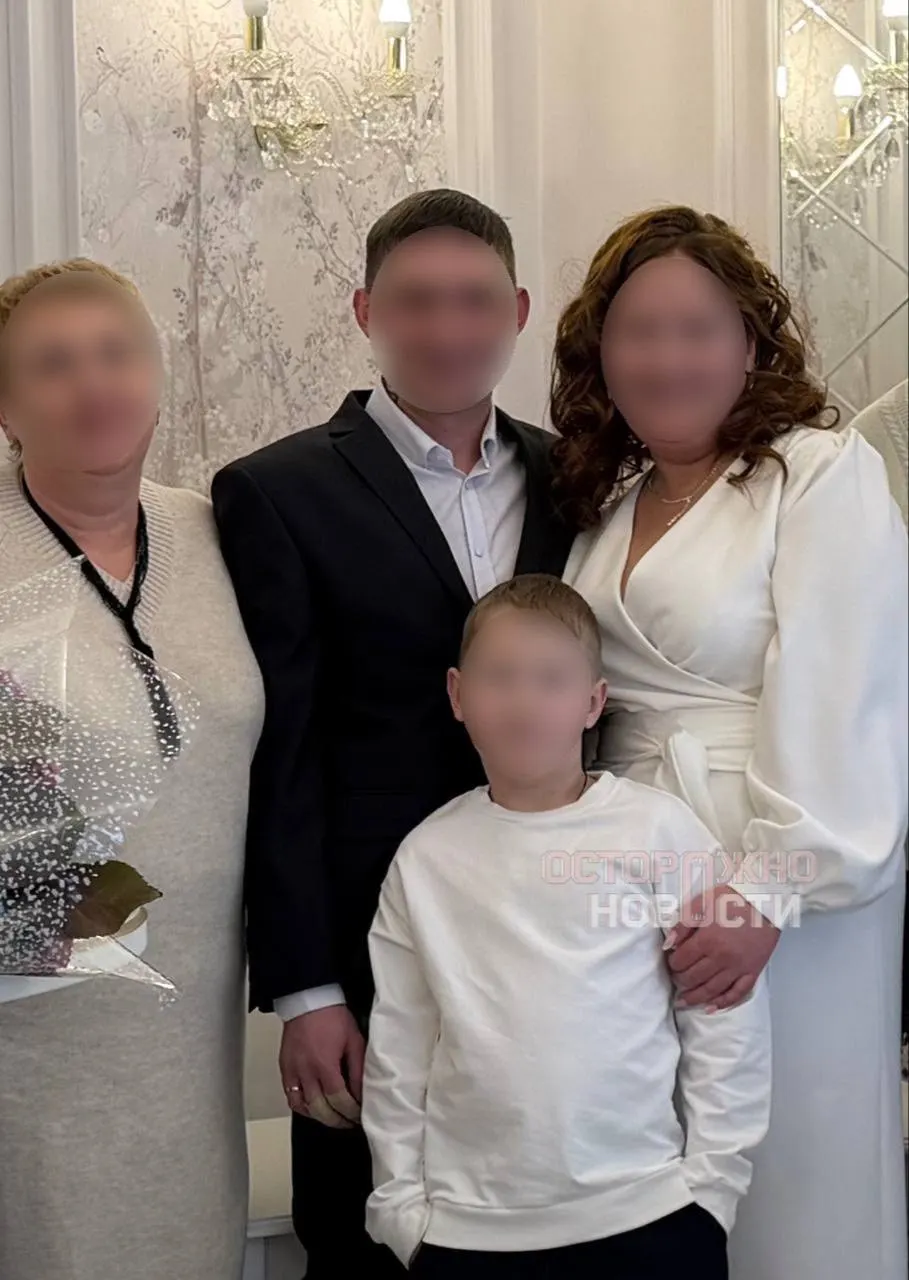 По словам близких, мужчину увезли в центр отбора на контрактную службу, где он якобы подписал контракт под давлением; паспорта и документы остались дома.