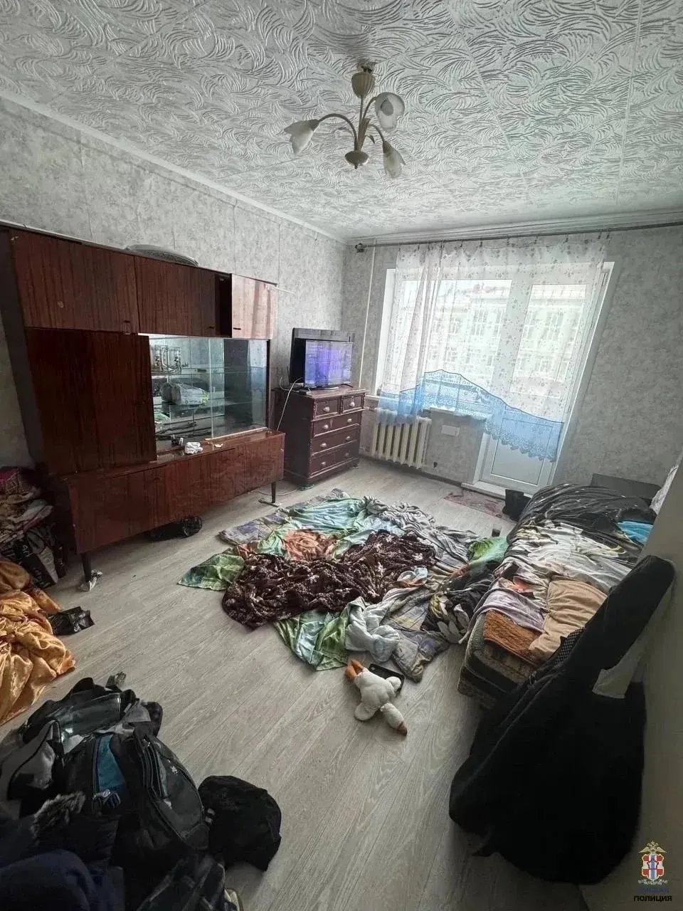 По данным прокуратуры Омской области, суд признал женщину виновной в избиении ребенка и назначил штраф 50 тысяч рублей, а также выплату 100 тысяч рублей пострадавшему ребенку.
