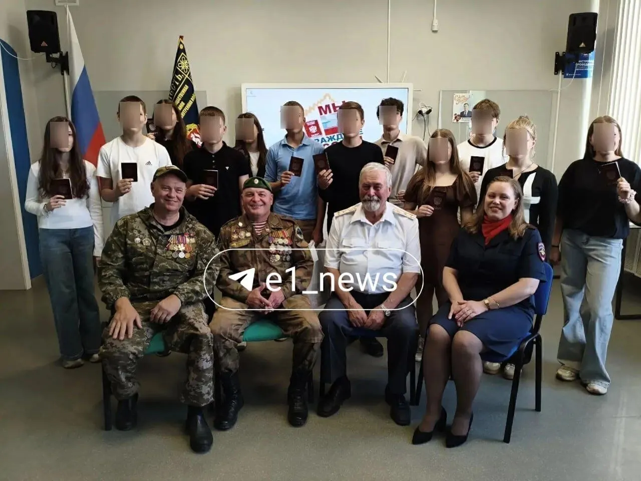 Инцидент произошёл на лавочке: ветерана избили костылём после конфликтной беседы, он получил травмы. Нападавший угрожал применить насилие к его знакомой, а сам конфликт перерос в резкую перепалку.