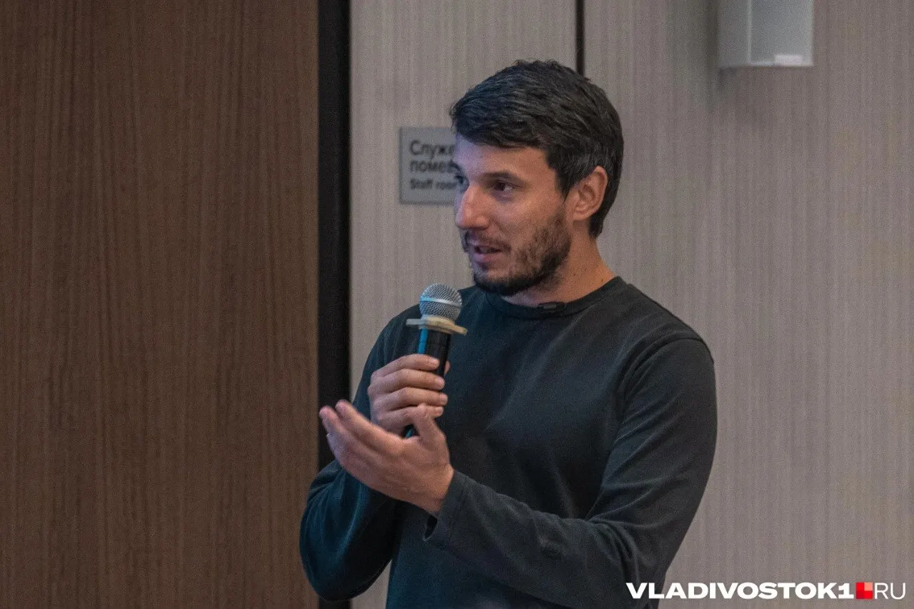 Во Улан-Удэ обсудили инициативы по реформе госзакупок: введение офсетных контрактов для локального производства и уточнение критериев качества портфолио.