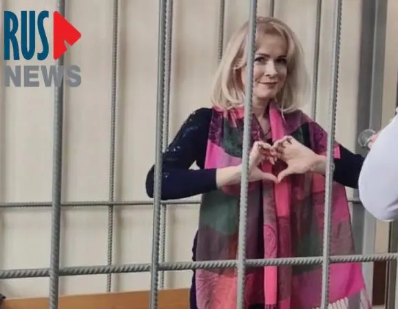 Журналистка Мария Пономаренко продолжает отбывать наказание в колонии строгого режима. После визита адвоката её состояние стабильно хорошее, она осваивает новые навыки, получает письма и посылки и окружена поддержкой из разных регионов.