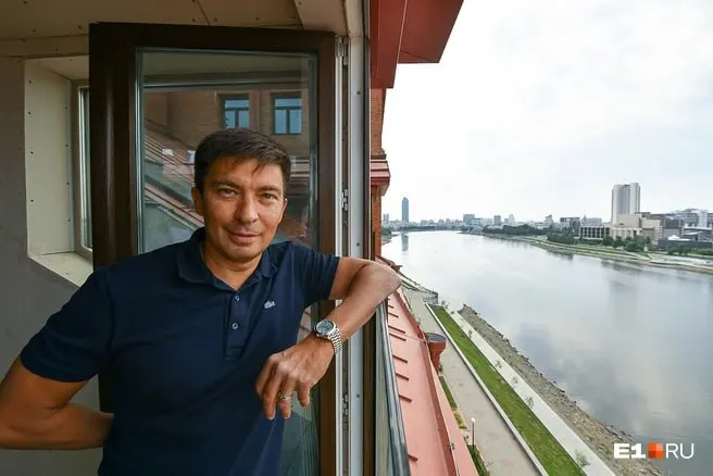 Кузбасский бизнесмен и топ-менеджер Евгений Мордовин — влиятельная фигура регионального девелопмента: депутат горсовета Шерегеша, застройщик микрорайона, реконструктор гостиницы и двигатель развития курорта Шерегеш.