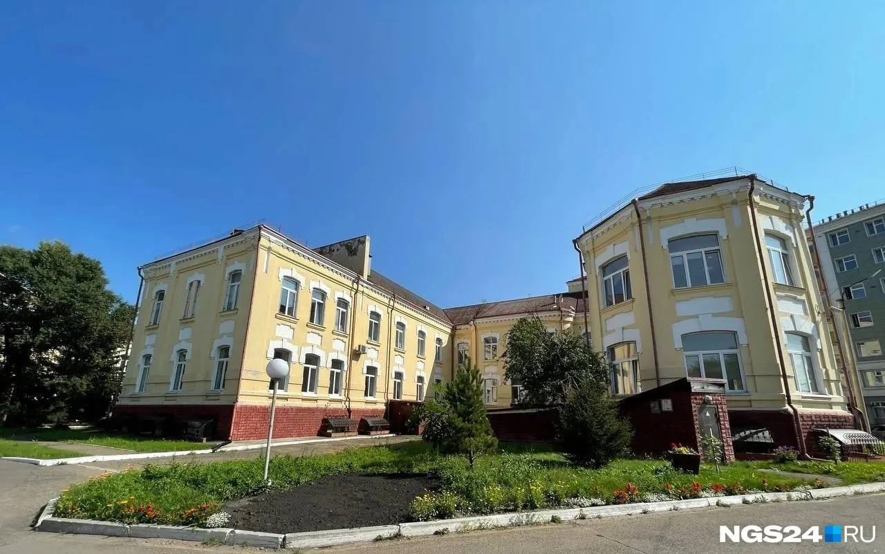 Красноярский медицинский центр отмечает 130-летие. Учреждение возникло вместе с Транссибирской магистралью и за годы превратилось в важный медицинский центр региона.
