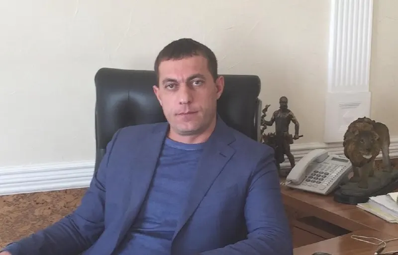 Руководитель красноярской фирмы «ПромСтрой» признан виновным в картельном сговоре и отмывании денег; суд вынес условный срок и конфисковал 37 млн рублей и имущество.
