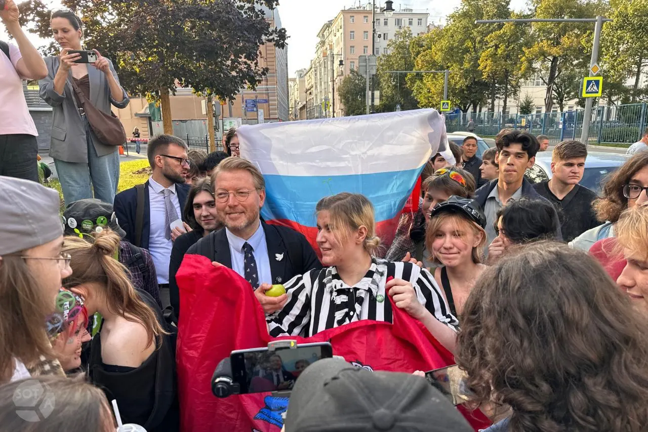 Иск подан в Калининградский областной суд с требованием отменить регистрацию списка партии Яблока на региональных выборах; заседание запланировано на 28 августа.