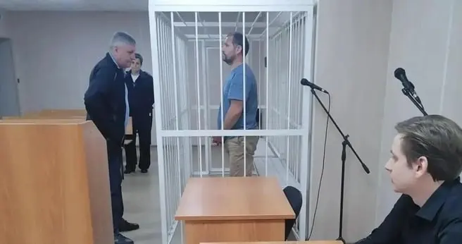 Подозреваемый, скрывавшийся 23 года, доставлен в Новосибирск по делу об убийстве 2003 года.