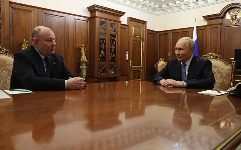 На встрече с президентом глава компании рассказал о роботизации рудников и перспективах автономной подземной техники, но ключевые экологические проекты, модернизация Медного завода и реновация Норильска по-прежнему отстают от обещанных сроков.