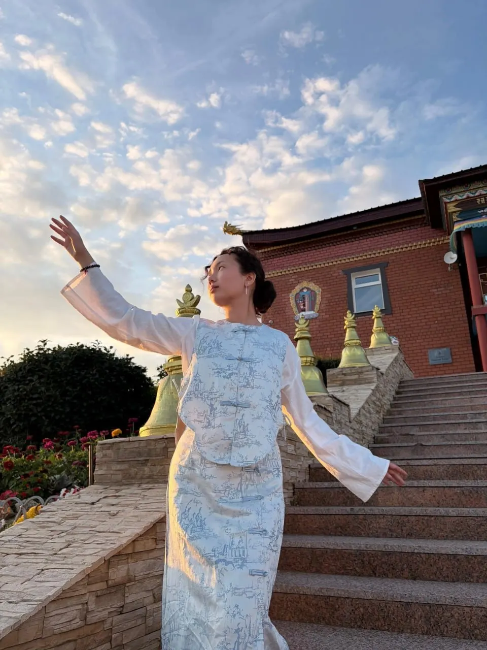 23-летняя Екатерина Тумурова попала в полуфинал престижного конкурса по авиационному сервису, который пройдет в Москве 28–29 сентября.